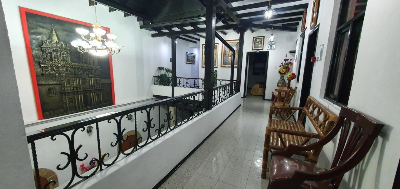 Hostal Flores Quito Eksteriør bilde