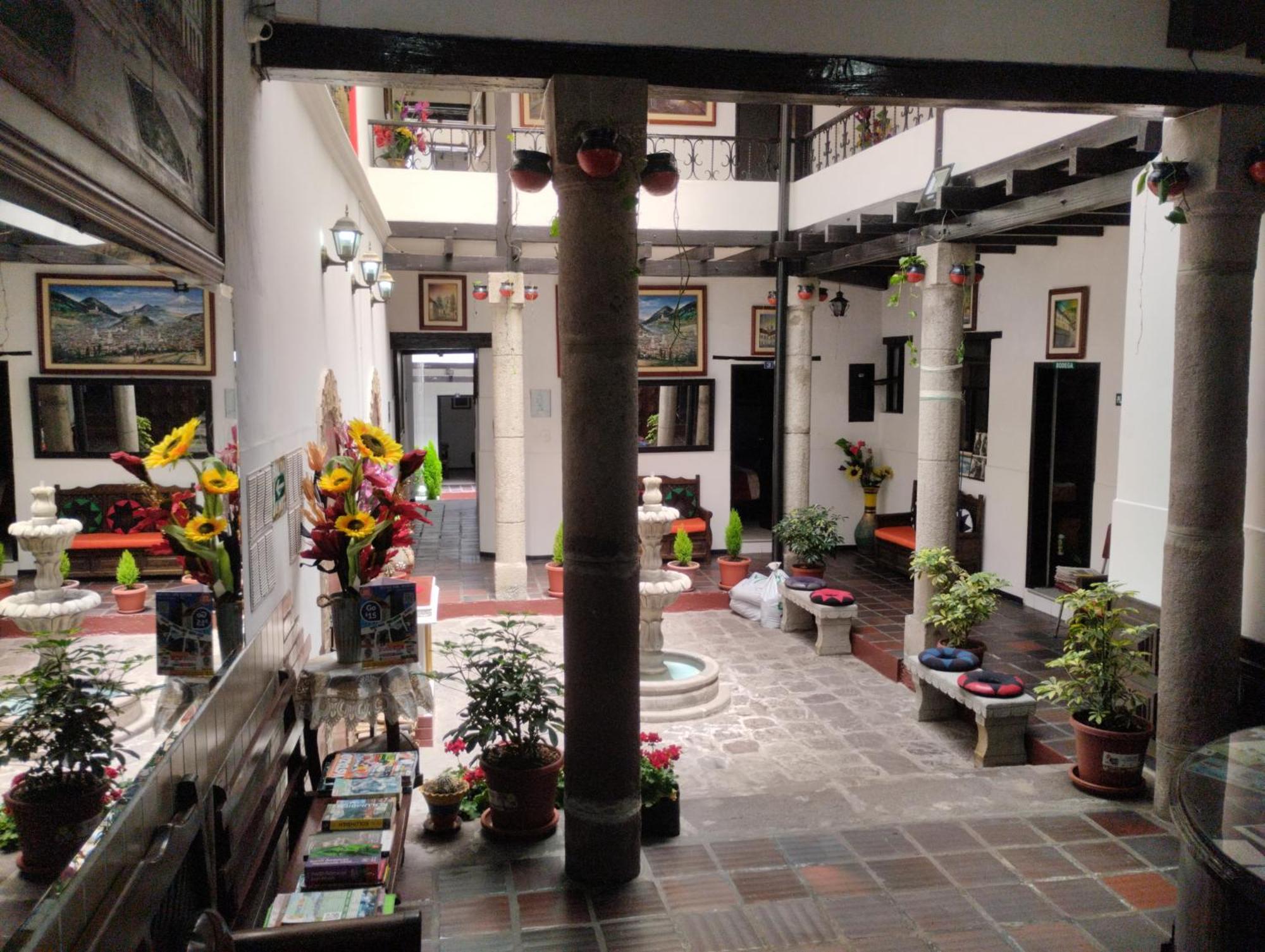 Hostal Flores Quito Eksteriør bilde