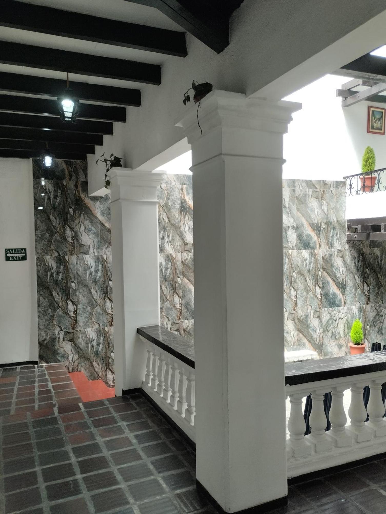 Hostal Flores Quito Eksteriør bilde