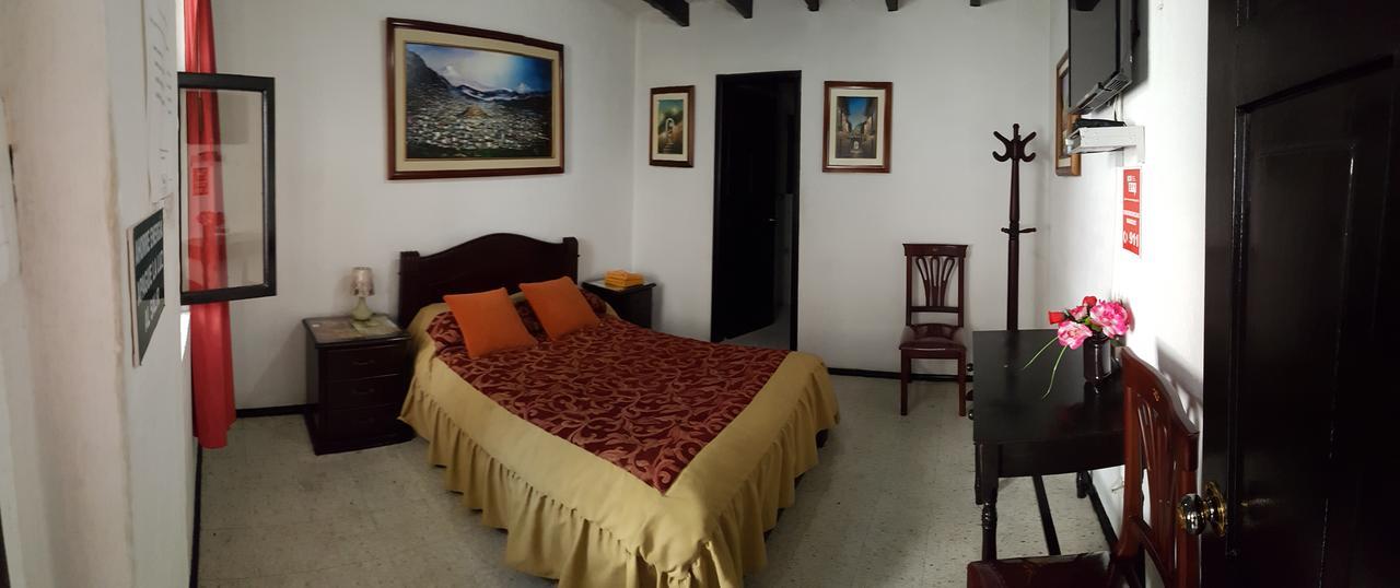 Hostal Flores Quito Eksteriør bilde