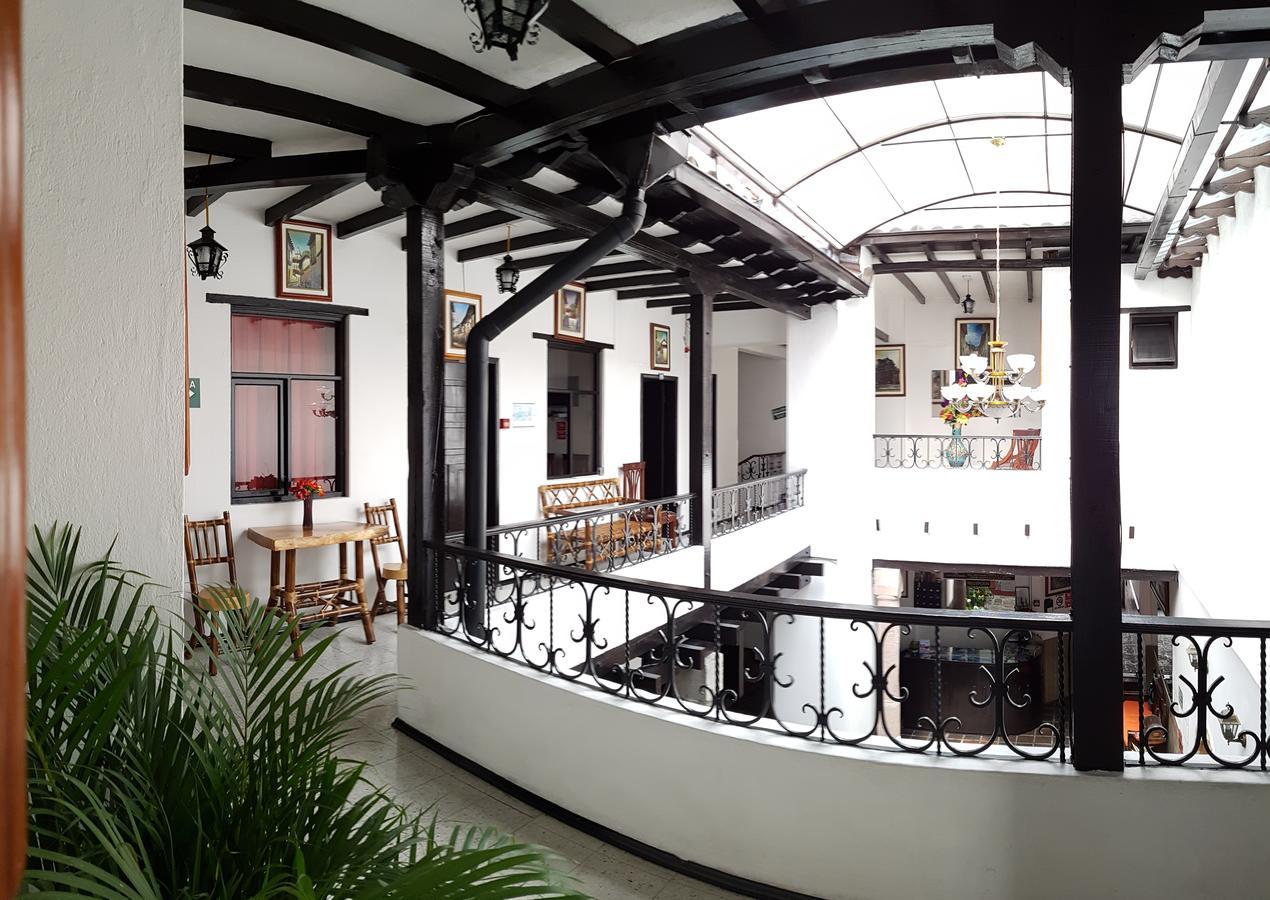 Hostal Flores Quito Eksteriør bilde